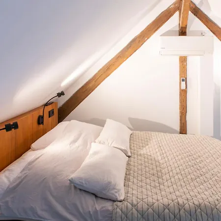 Reveille Bed & Breakfast 4*