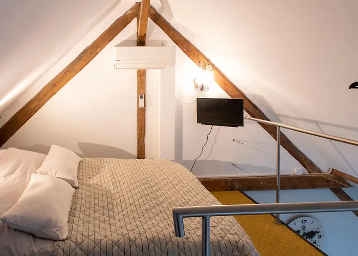 Reveille Bed & Breakfast 4*